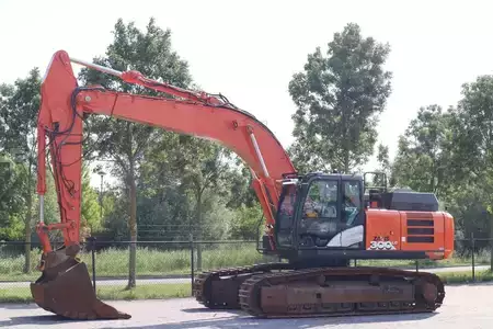 Escavadora de rastos 2018 Hitachi ZX300 LC-6 | TOOTH BUCKET | QUICK COUPLER (2)