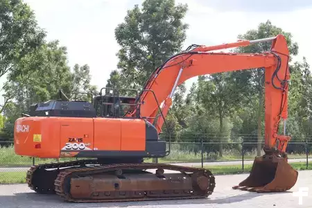 Escavadora de rastos 2018 Hitachi ZX300 LC-6 | TOOTH BUCKET | QUICK COUPLER (6)