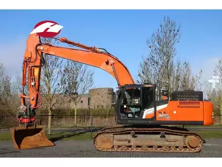 Pelles sur chenilles 2021 Hitachi ZX300 LC-7 | ROTOTILT | BUCKET (1)
