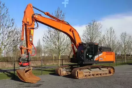 Pelles sur chenilles 2021 Hitachi ZX300 LC-7 | ROTOTILT | BUCKET (2)