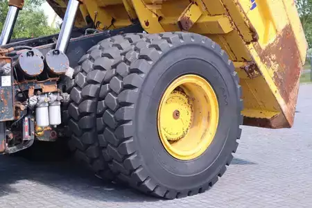 Zalomené klouby-dampry  2023 Komatsu HD405 -8E0 | 77 TON | GOOD TIRES (15)