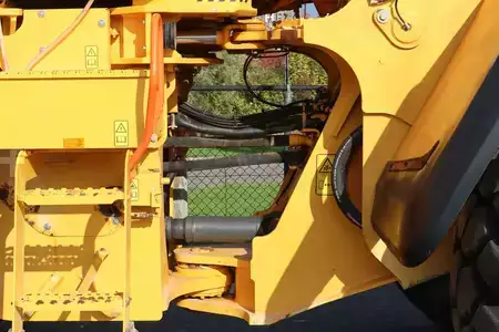 Wheel Loaders 2023 Volvo L220H | NEW TIRES L5 | CDC | BSS | QUICK COUPLER (10)