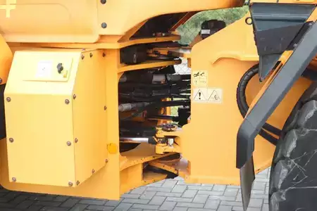 Kolové nakladače 2016 Hyundai HL940 | 2.097 HOURS! | BUCKET | QUICK COUPLER | BS (10)