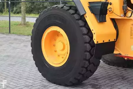 Kolové nakladače 2016 Hyundai HL940 | 2.097 HOURS! | BUCKET | QUICK COUPLER | BS (15)