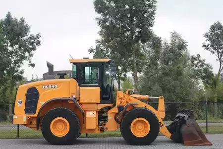 Kolové nakladače 2016 Hyundai HL940 | 2.097 HOURS! | BUCKET | QUICK COUPLER | BS (4)