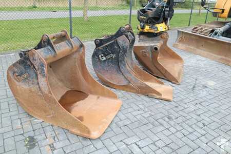 Liebherr R914 COMPACT S | ROTOTILT | 3X BUCKET | DOZERBLADE