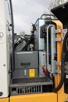 Liebherr R914 COMPACT S | ROTOTILT | 3X BUCKET | DOZERBLADE