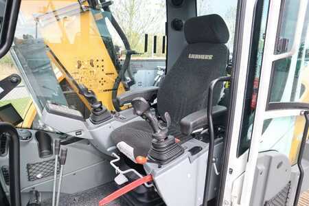 Liebherr R914 COMPACT S | ROTOTILT | 3X BUCKET | DOZERBLADE