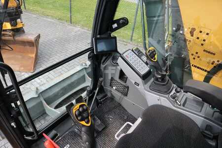 Liebherr R914 COMPACT S | ROTOTILT | 3X BUCKET | DOZERBLADE