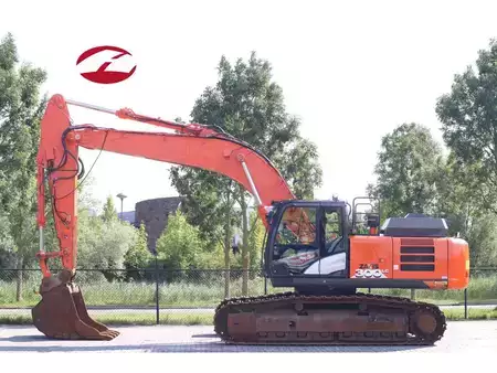 Beltegraver 2018 Hitachi ZX300 LC-6 | TOOTH BUCKET | QUICK COUPLER (1)