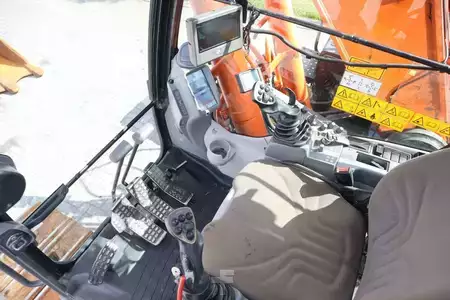 Beltegraver 2018 Hitachi ZX300 LC-6 | TOOTH BUCKET | QUICK COUPLER (15)