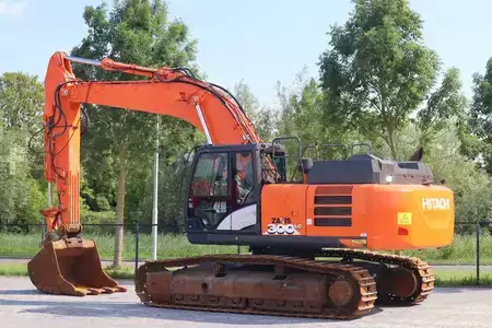 Beltegraver 2018 Hitachi ZX300 LC-6 | TOOTH BUCKET | QUICK COUPLER (3)