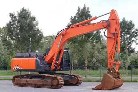 Beltegraver 2018 Hitachi ZX300 LC-6 | TOOTH BUCKET | QUICK COUPLER (5)