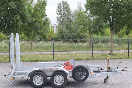 Pozostałe 2024 Brian James DIGGER PLANT 2700 KG | TANDEM AXLE | MACHINE TRANS (4)