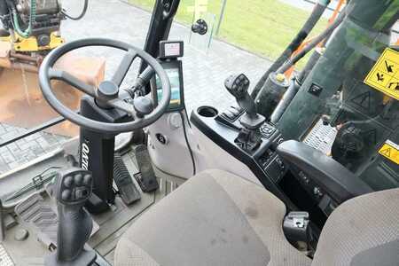 Pelle sur pneus 2017 Volvo EWR 150 E | ROTOTILT | BUCKET | TRAILER HYDR (17)