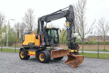 Pelle sur pneus 2017 Volvo EWR 150 E | ROTOTILT | BUCKET | TRAILER HYDR (5)