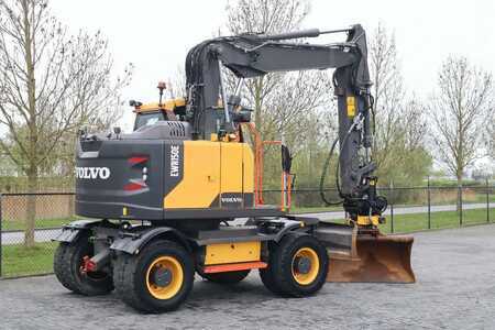 Pelle sur pneus 2017 Volvo EWR 150 E | ROTOTILT | BUCKET | TRAILER HYDR (6)