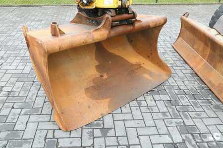 Pelle sur pneus 2017 Volvo EWR 150 E | ROTOTILT | BUCKET | TRAILER HYDR (9)