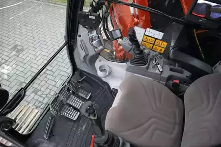 Pelles sur chenilles 2018 Hitachi ZX225 US LC-6 | ROTOTILT | BUCKET | GOOD CONDITION (18)