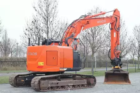 Pelles sur chenilles 2018 Hitachi ZX225 US LC-6 | ROTOTILT | BUCKET | GOOD CONDITION (6)
