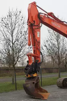 Pelles sur chenilles 2018 Hitachi ZX225 US LC-6 | ROTOTILT | BUCKET | GOOD CONDITION (7)