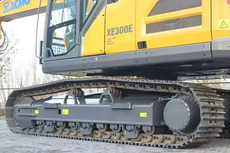 Kedjegraver 2023 XCMG XE300E | CE | CUMMINS STAGE V | HAMMER / SHEAR (9)