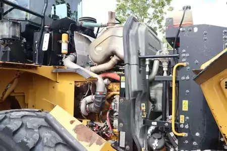 Kolové nakladače 2017 Caterpillar 950M | 950 M | QUICK COUPLER | RIDE CONTROL (12)