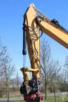 Koparki gąsienicowe 2018 Caterpillar 325 F LCR | ROTOTILT | BUCKET (7)