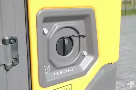 Minibagry 2021 Volvo ECR25 ELECTRIC | JECR25D | TILTBUCKET | BUCKET | L (18)