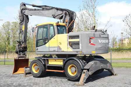 Escavadora de rodas 2018 Volvo EW 220 E | TILTROTATOR | BUCKET | 2-PIECE | BSS (3)