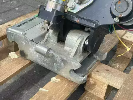 Přídavná zařízení 2020 Steelwrist TMX S30 -180HA | TILT QUICKCOUPLER | TILTING COUPL (8)