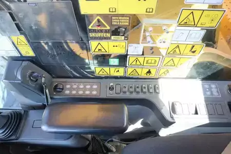 Korečková rýpadla 2018 Caterpillar 325 F LCR | ROTOTILT | BUCKET (19)