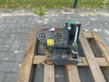 Attachments 2021 Steelwrist TCX S30 - 180 MEC | TILT COUPLER | TILTING COUPLER (2)