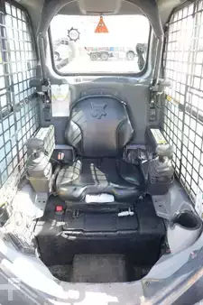 Kompaktní nakladače 2018 Bobcat S650 | HF | AC | SJC JOYSTICKS | ARC (13)