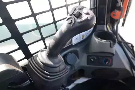 Kompaktní nakladače 2018 Bobcat S650 | HF | AC | SJC JOYSTICKS | ARC (14)