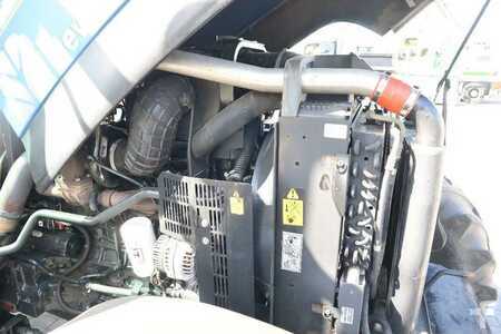 Ostatní 2005 New Holland Construction TS135A | 40 KM/H | 4X4 | SUPERSTEER (13)
