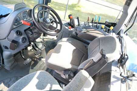 Ostatní 2005 New Holland Construction TS135A | 40 KM/H | 4X4 | SUPERSTEER (15)