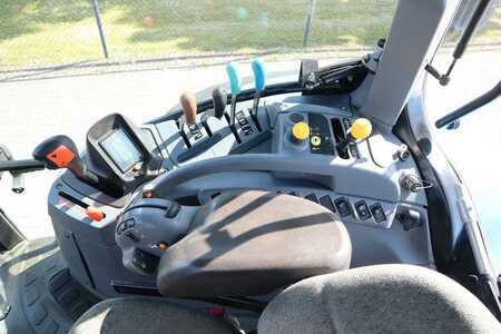 Ostatní 2005 New Holland Construction TS135A | 40 KM/H | 4X4 | SUPERSTEER (17)