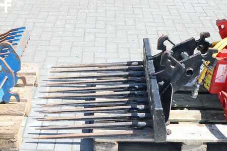 Minikaivinkoneet 2023 Takeuchi TB235-2 | TREE CUTTER | GRAB | TILT + 5 ATTACHMENT (15)