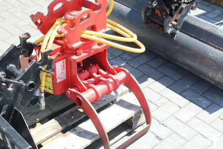 Minikaivinkoneet 2023 Takeuchi TB235-2 | TREE CUTTER | GRAB | TILT + 5 ATTACHMENT (16)