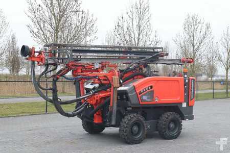 Rotary Drilling Rig 2021 Sandvik 2 PIECES COMMANDO DC 300 RI S5 | ONLY 470 DRILLING (5)