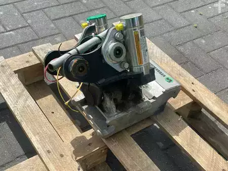 Acessórios 2020 Steelwrist TMX S30 -180HA | TILT QUICKCOUPLER | TILTING COUPL (7)