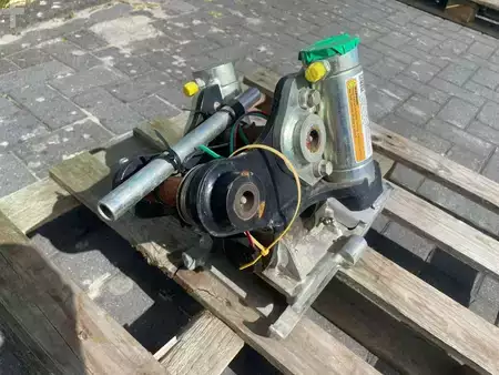 Acessórios 2020 Steelwrist TMX S30 -180HA | TILT QUICKCOUPLER | TILTING COUPL (3)