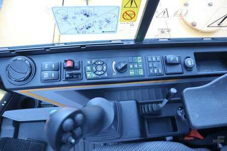 Mini-koparki 2022 Volvo EW 60 E | DEMO | 30 KM/H | ROTOTILT + GRIPPER | BU (18)