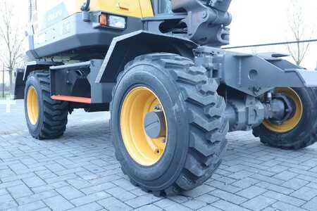 Mini-koparki 2022 Volvo EW 60 E | DEMO | 30 KM/H | ROTOTILT + GRIPPER | BU (8)