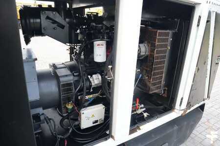 Outro 2011 Sdmo R90C3 | 90 KVA | 400 V (12)