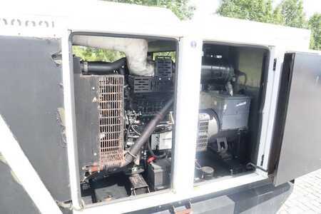 Outro 2011 Sdmo R90C3 | 90 KVA | 400 V (14)