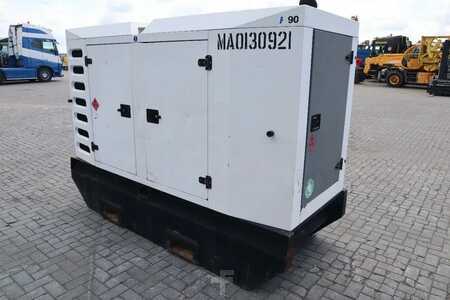 Outro 2011 Sdmo R90C3 | 90 KVA | 400 V (5)