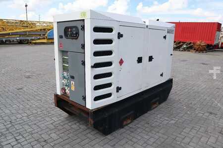 Outro 2011 Sdmo R90C3 | 90 KVA | 400 V (7)