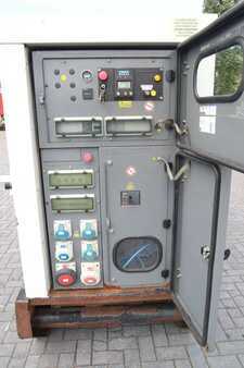 Outro 2011 Sdmo R90C3 | 90 KVA | 400 V (9)